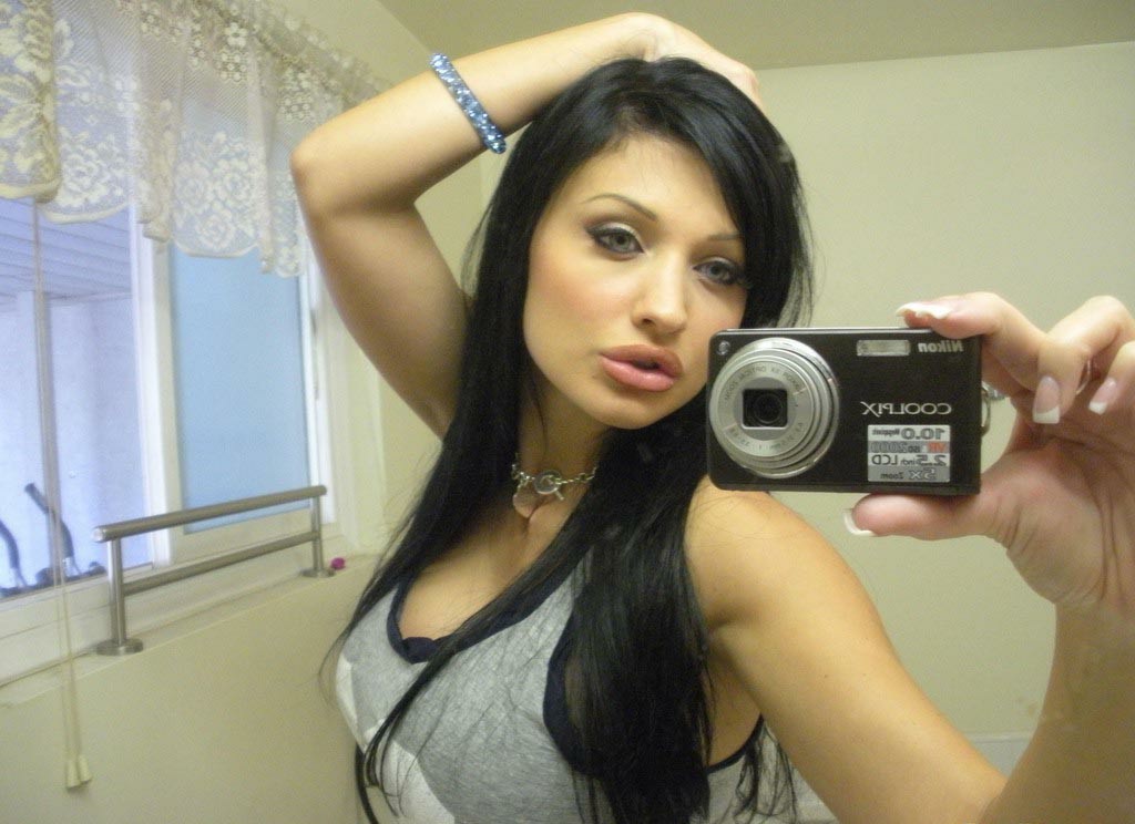 ?Im 28 yrs play with my Pusssy Fun?Come to my house Lowest rate Day or night?