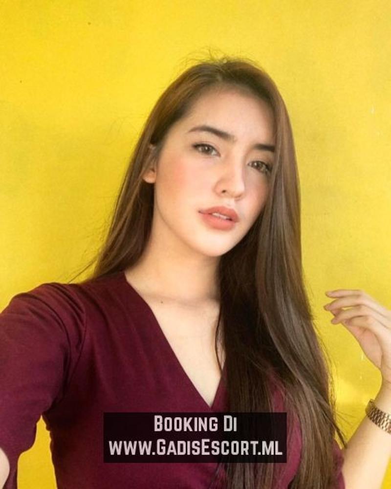 Miss Elsya Pramugari Cantik Dari AirAsia