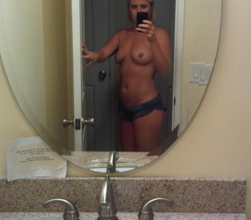 I'm a busty curvy exotic girl next door looking to bring you the experience you