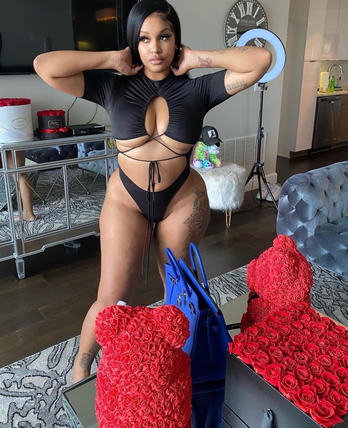 Beauty Queen Girl_Hot Body,Tight & clean PuSssy? Love Doggy Style and Anal?