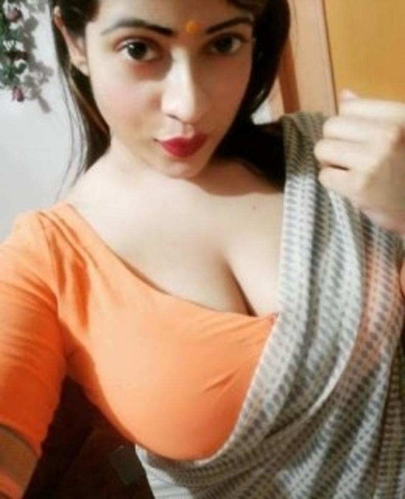 Call Girls In Udyog Vihar Gurgaon   09911065777 EscorTs Service delhi Ncr(Delhi)