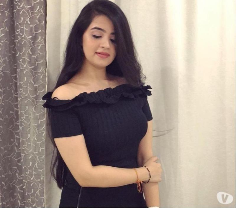 +91-9958018831 Call Girls In Guru Dronacharya Metro Delhi