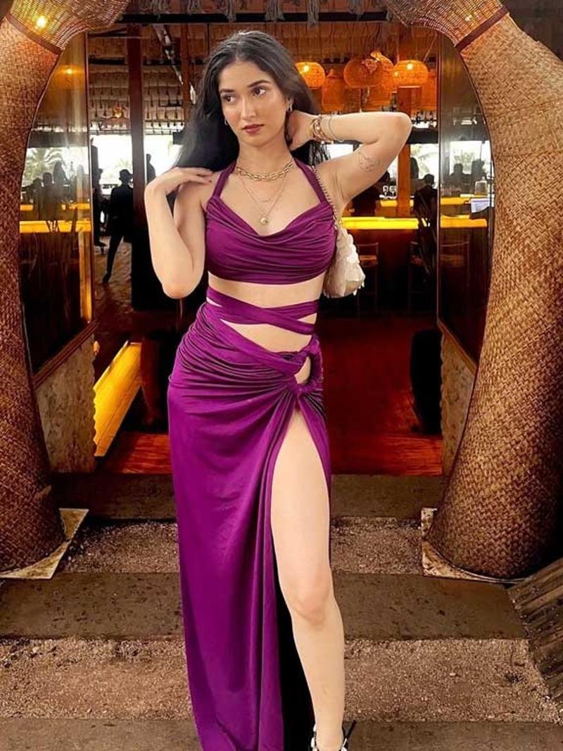 (Hookup)▶ ●─ Call Girls Service In Sector 18,(Noida) ⎝9818099198⎠ – Escorts In