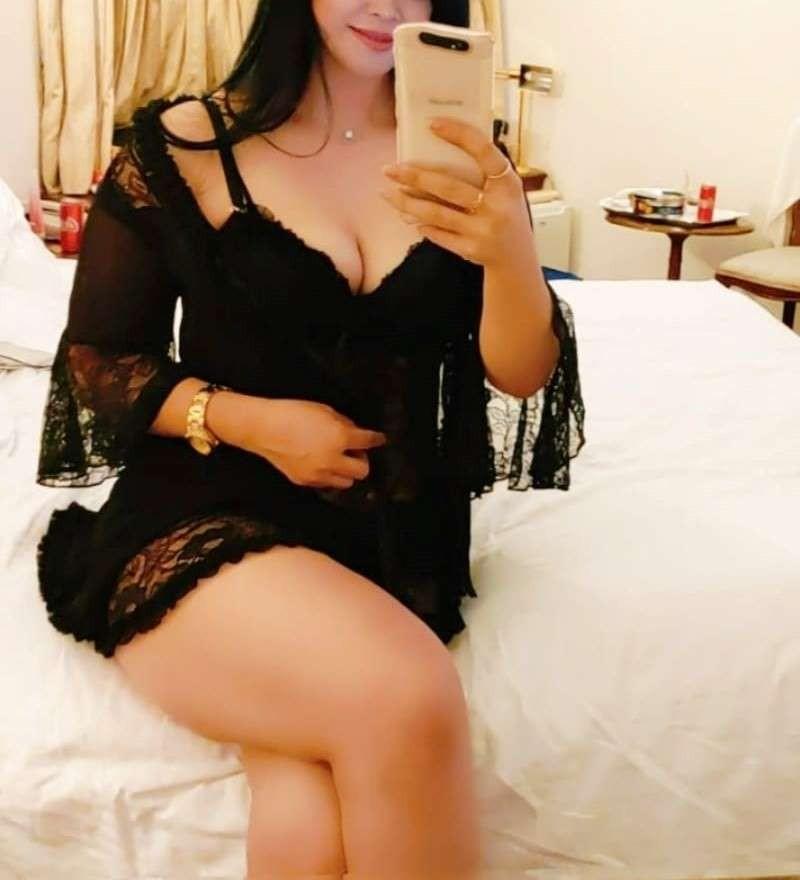 Call Girls in Lajpat Nagar +918448224330 Delhi