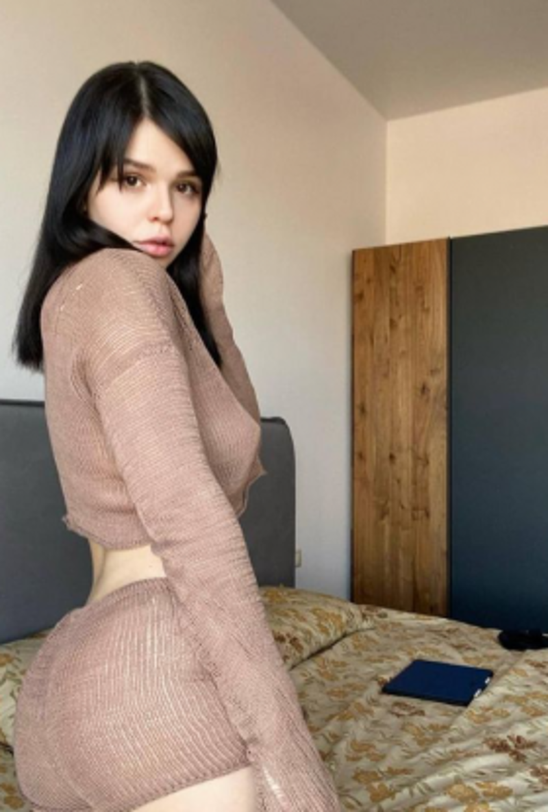 Call Girls In Hotel Golden Grand 9911401116  Escorts ServiCe Delhi NCR