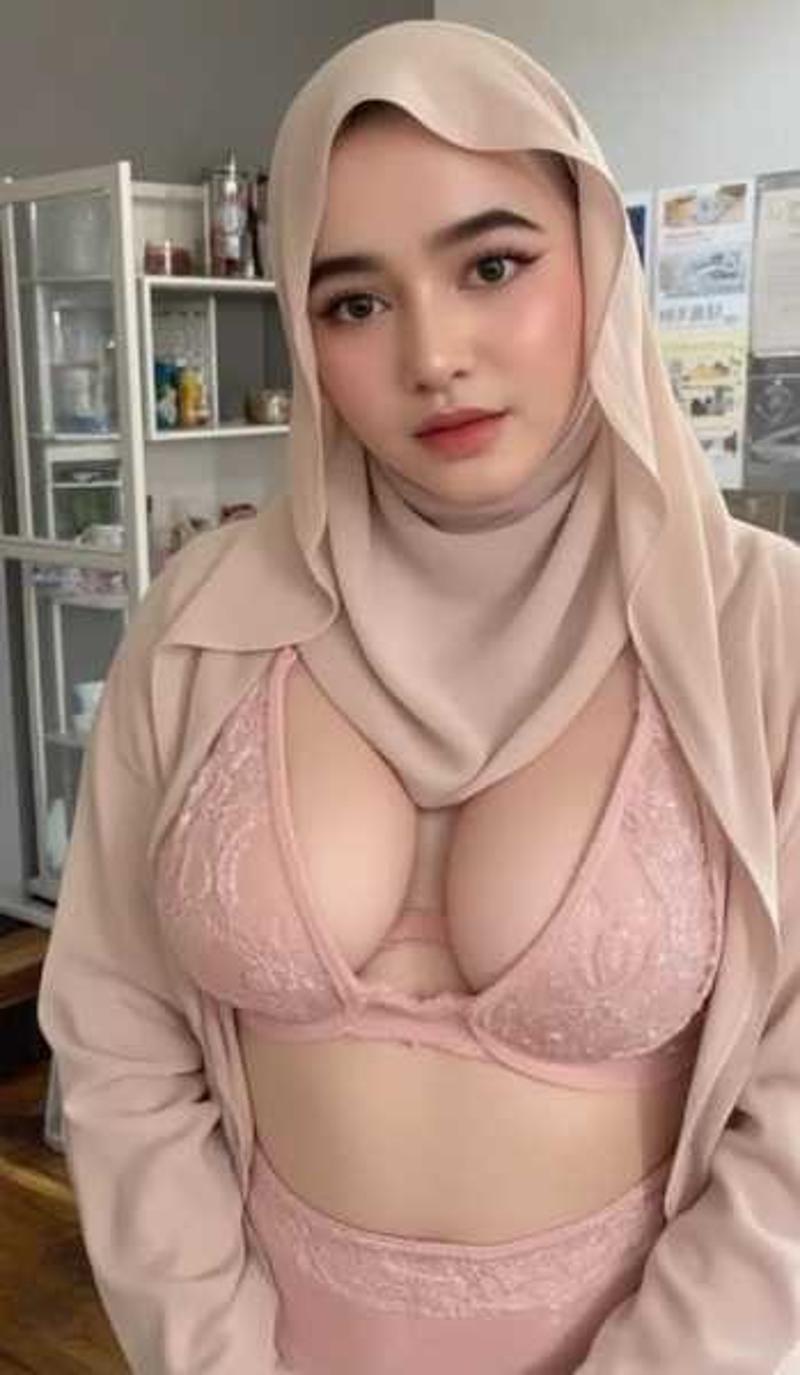 High Profile Call Girls Noida Sector 137, +91-9958018831