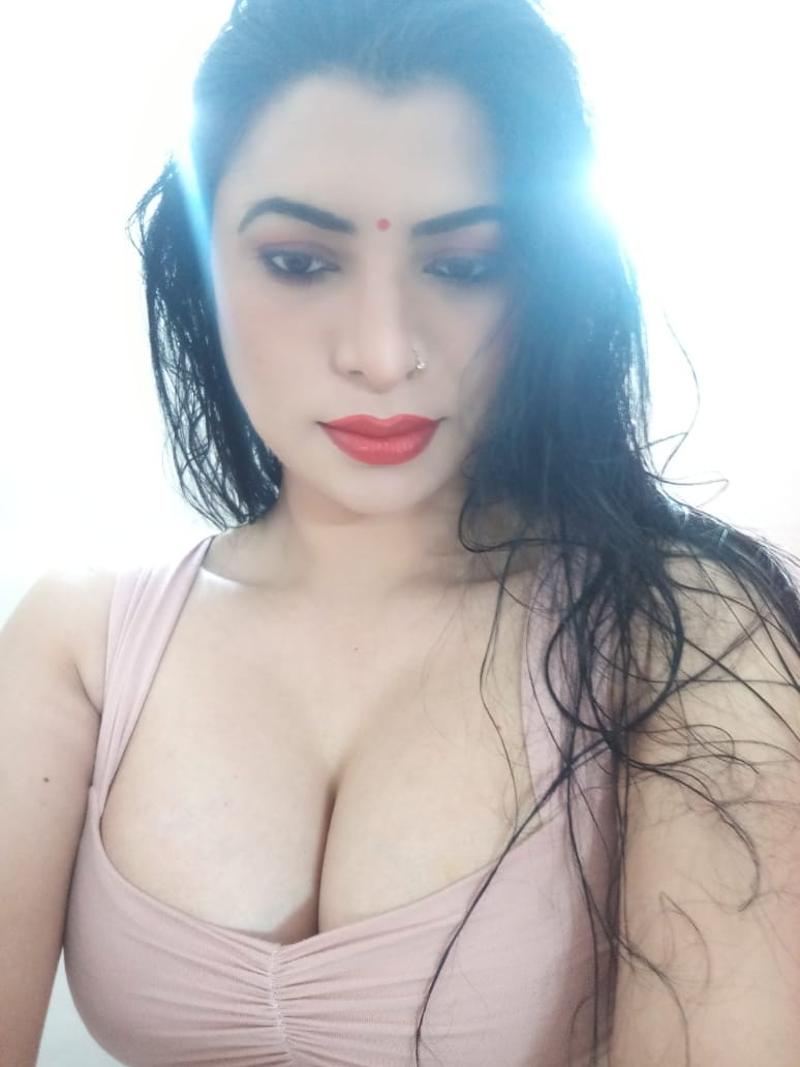 Call Girls in Noida | 18+ 9958018831 No.1 Call Girls in Noida ❤️ ₹9999 Call Girl