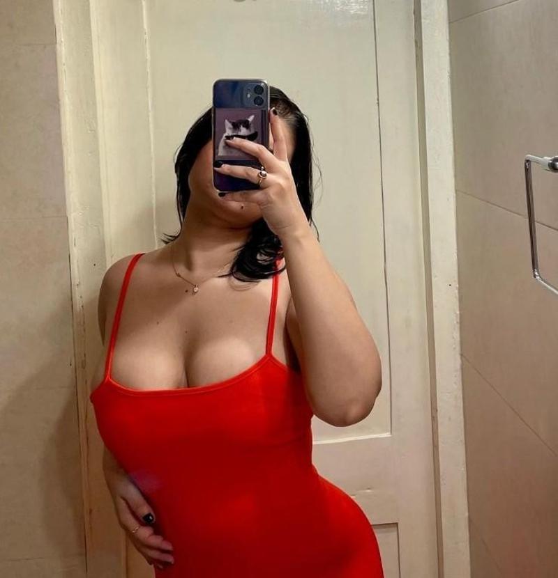 Call Girls In  Janpath Metro +91 8448809118 Delhi NCR