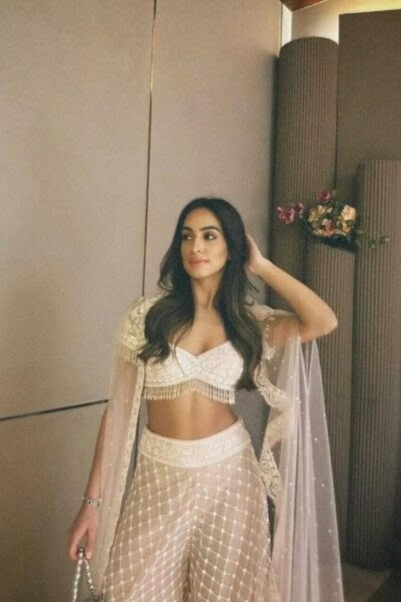 Low Rate Call Girls in (Sector 63) Noida 9582086666 Home Delivery NCR