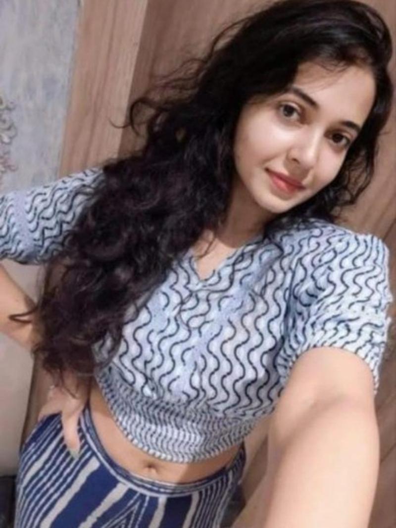 Call Girls in Hotel Hari Piorko 9871031762 Escort Service