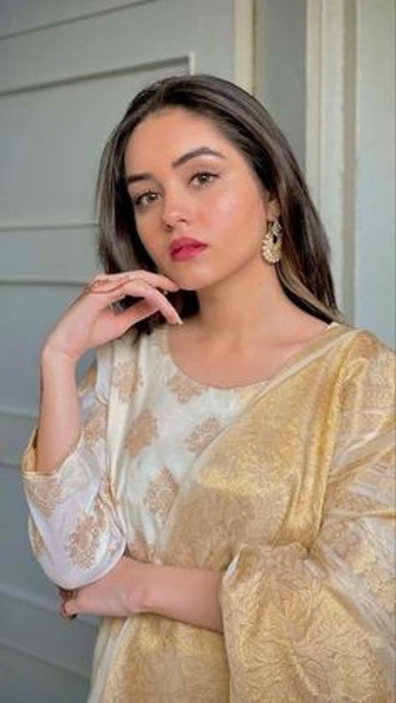 Offering✔️Call Girls In Sector-19 Noida 9953058451 at Cheap Rates
