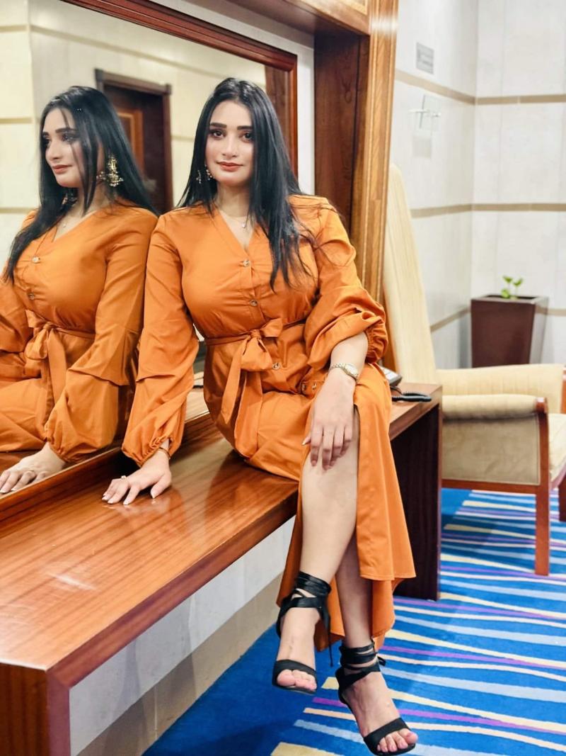 (Call Girls In Arjan Garh Metro😍⚡😍9711147426 Delhi)