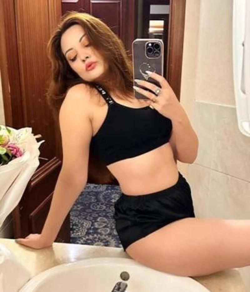 Qeen) Call Girls In Delhi Hauz Rani 7901816771 Female Escort In Delhi NCR