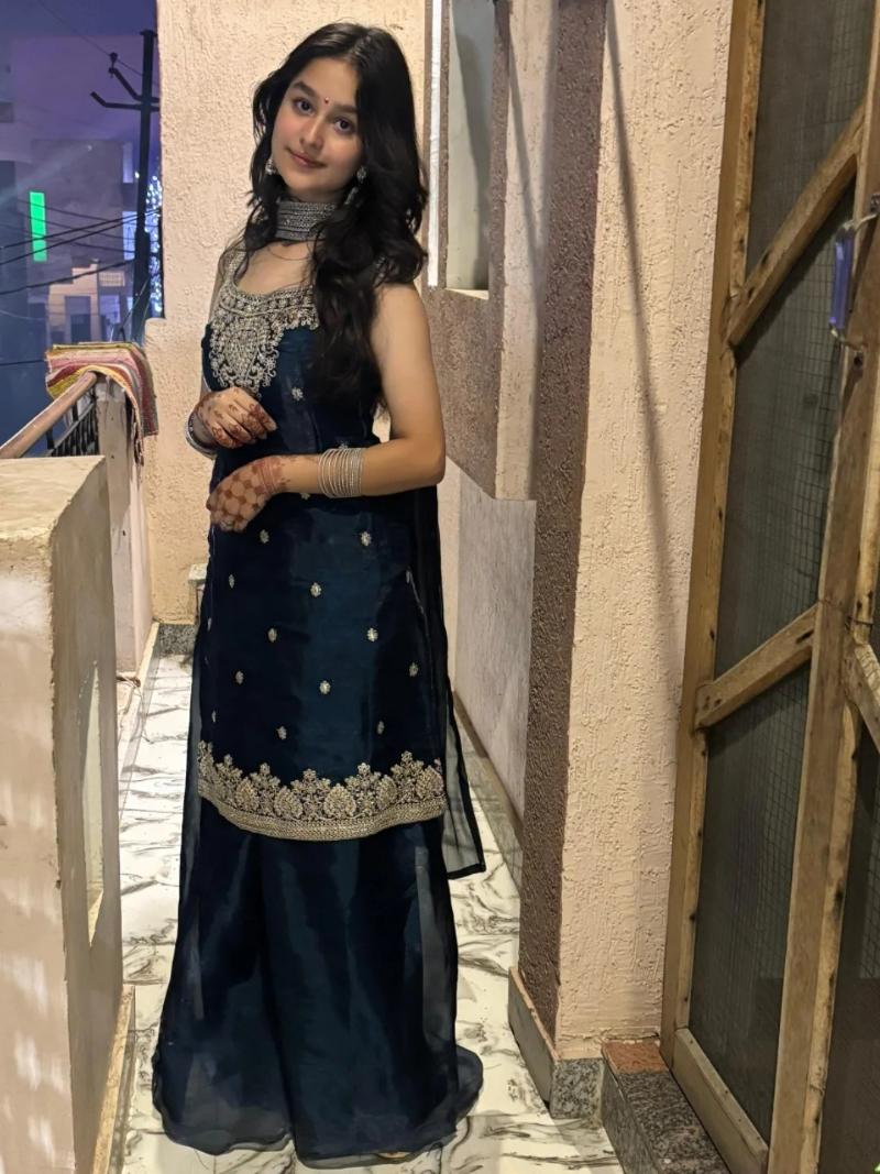 ꧁ ୨ Call Girls In Rohini Sector 9 ❀9711800081❀ Escorts Service Delhi NCR ୧꧂