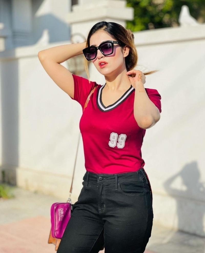 Call Girl in New Delhi HO Delhi NCR Escort Services Call 9711800081