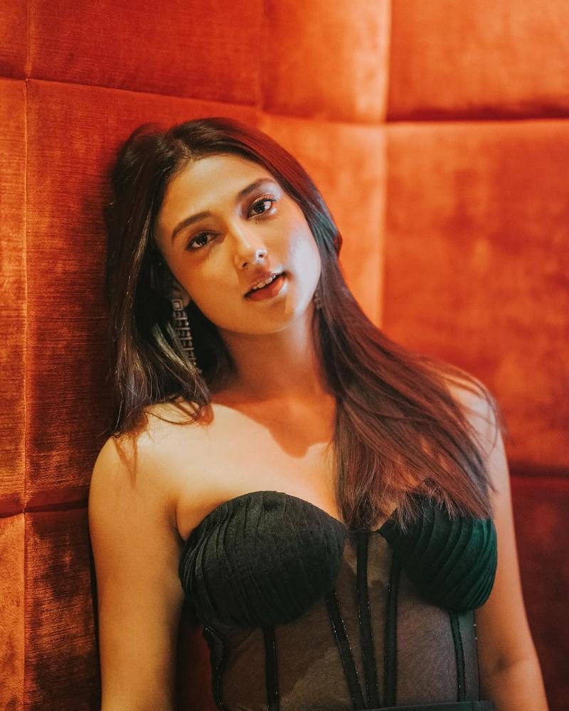 ꧁ ୨ Call Girls In Batla house ❀9711800081❀ Escorts Service Delhi NCR ୧꧂