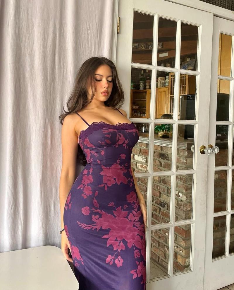 Call girls in Hauz Khas 9953189442 Delhi Female Escorts