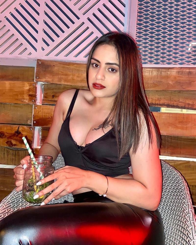 Call girls in Saket 9953189442 Book female escorts