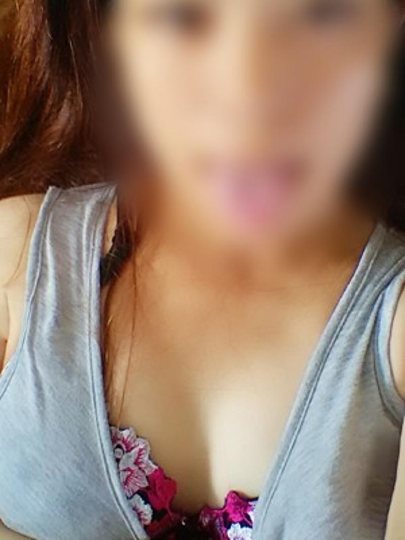 erotic lick eat & 69 style+BJ no condom, body to body massage