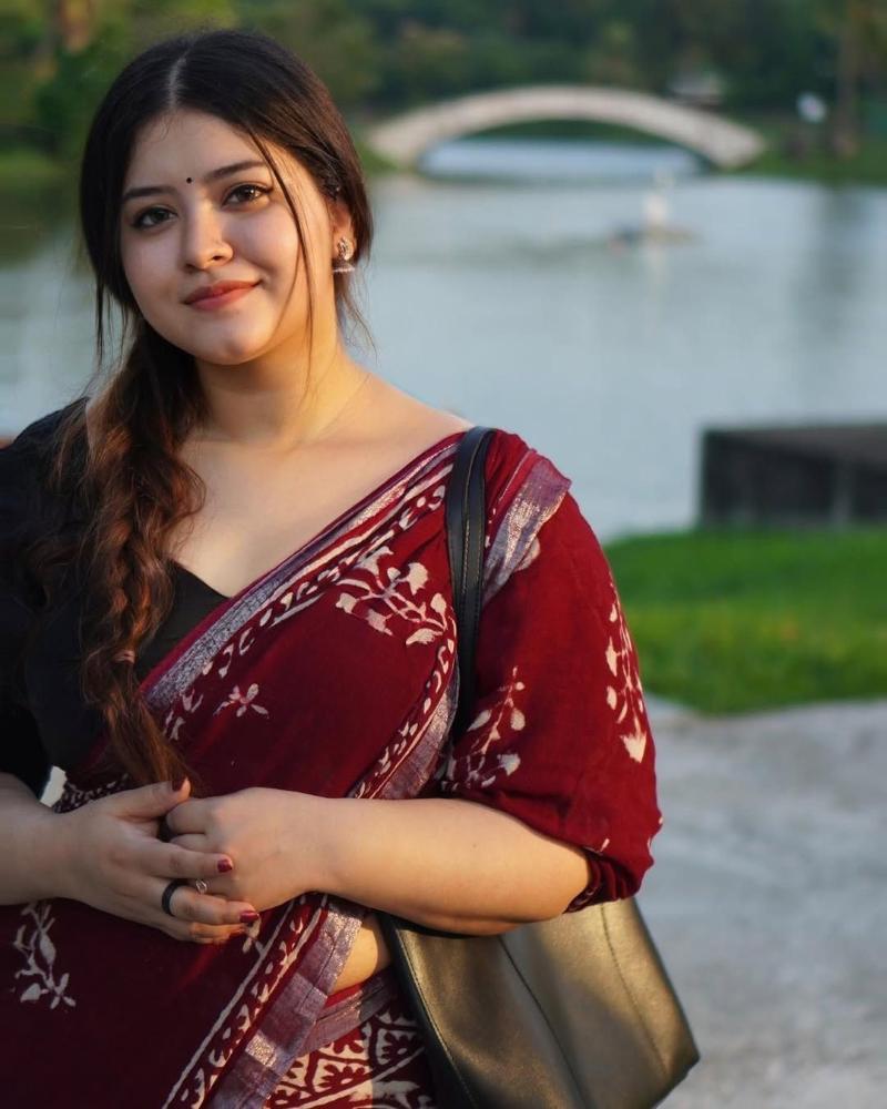 Call Girls in Azadpur Delhi (𝟵𝟲𝟰𝟯𝟵𝟬𝟬𝟬𝟭𝟴) Escort Service