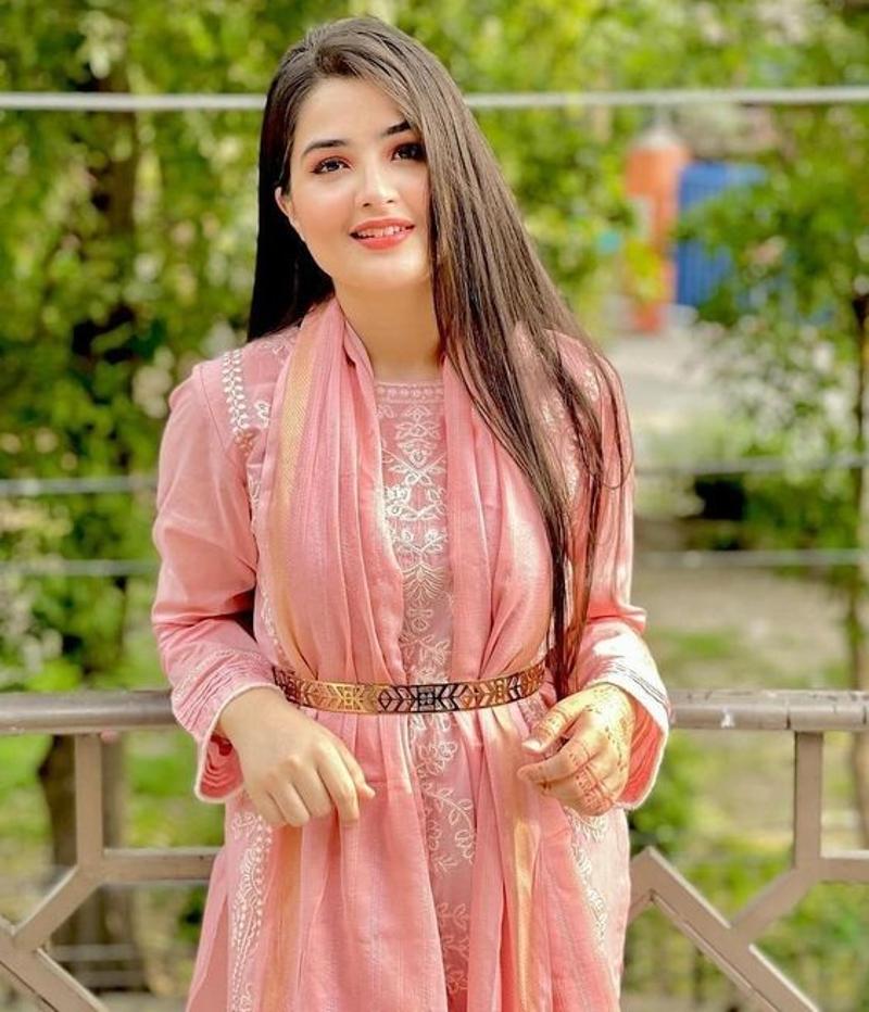 Call Girls in Kalkaji Delhi (𝟵𝟲𝟰𝟯𝟵𝟬𝟬𝟬𝟭𝟴) Escort Service