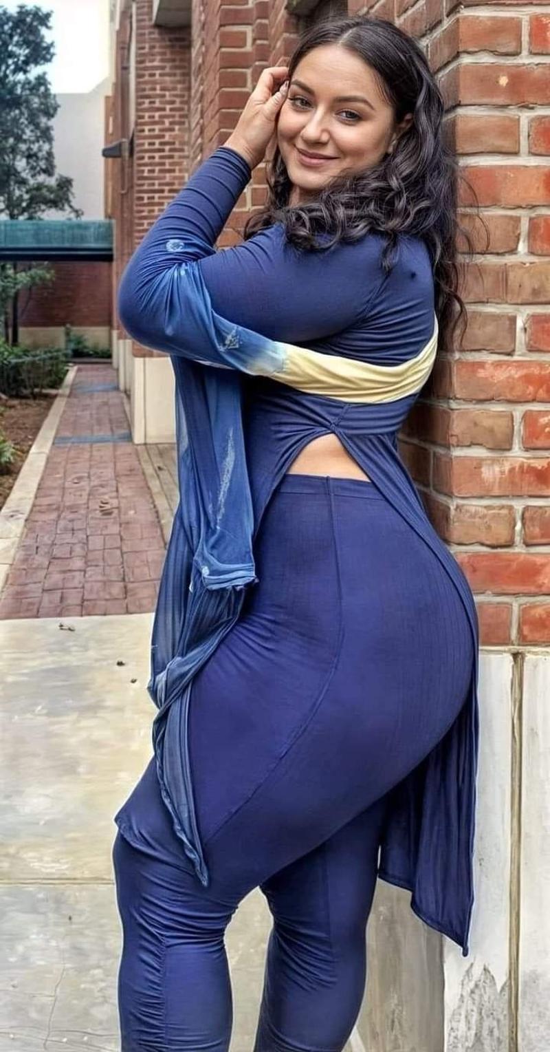 Call Us ⎡⎤⑨⑨⑤⑧⎷➏➋➏➏➒➍⎡⎤ High Class call girls in Delhi NCR