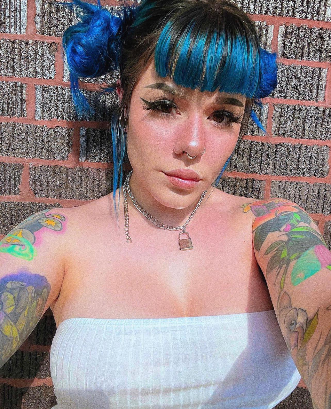 I’m down and available for sex hookup ????????❤️❤️