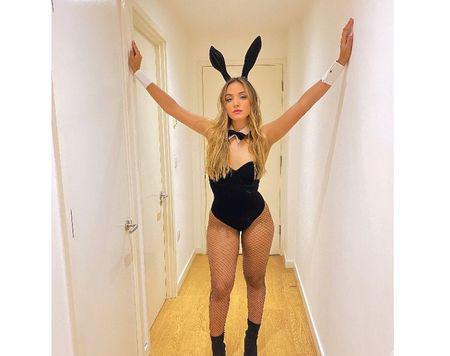  ?‍♀️ Sexy Blonde in Town, Super Horny!!