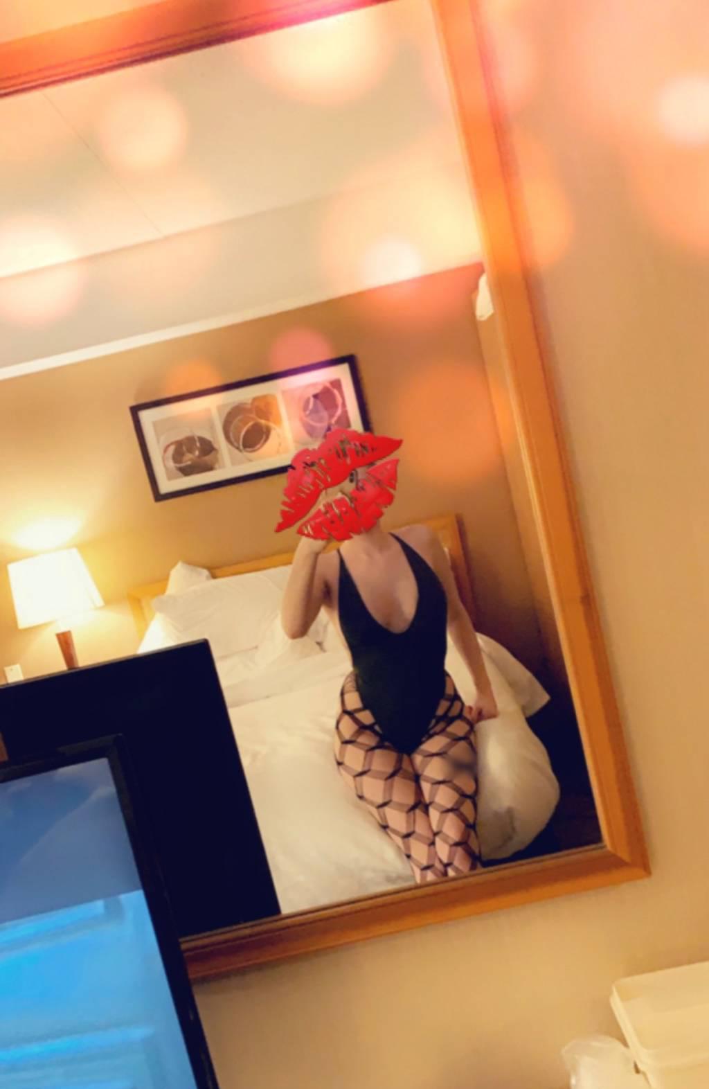im back ! hey babe ! let me treat you like the king you a