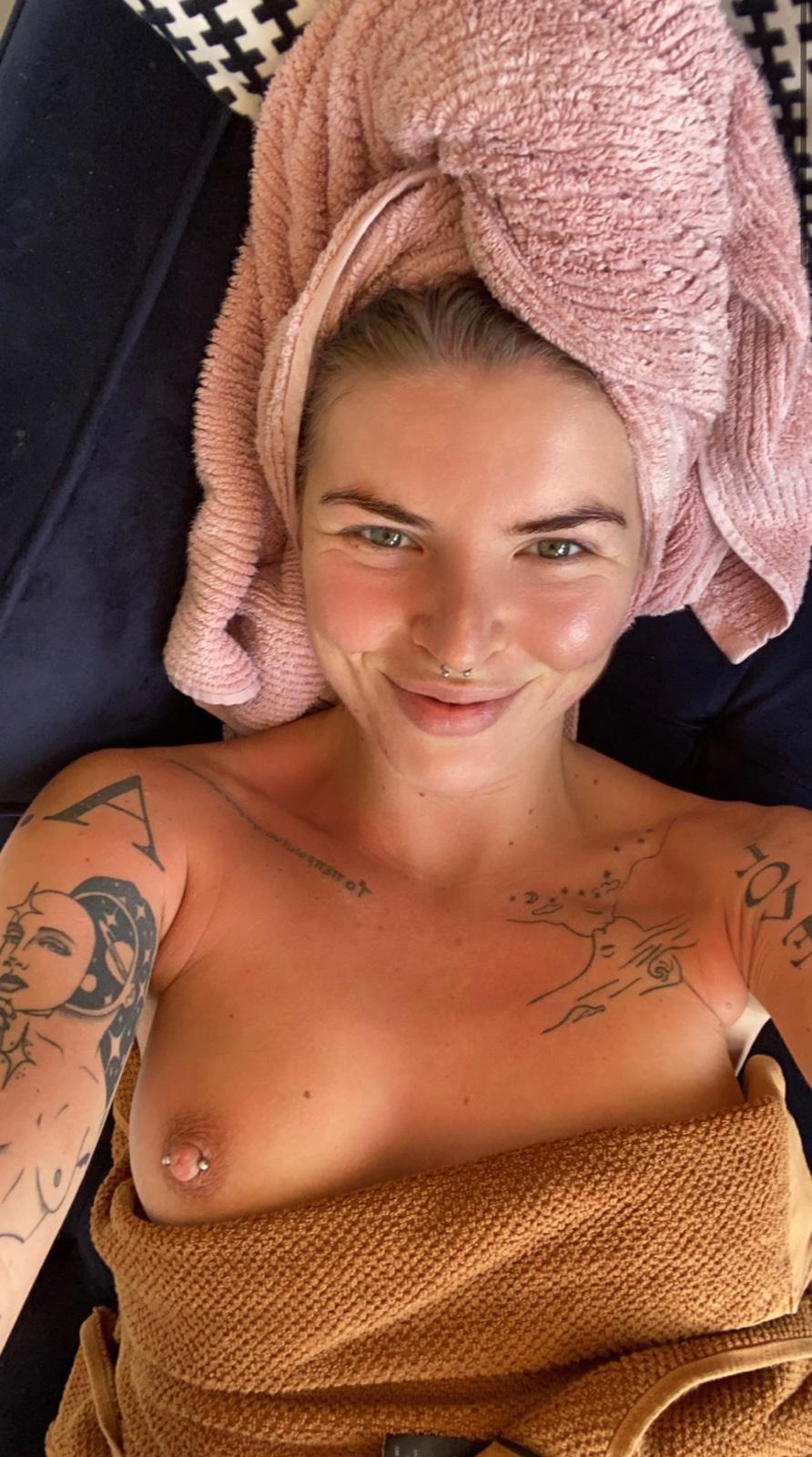 I’m down for fun ?? SC: ? maggie13290 My cell number….. +44 7481 337478