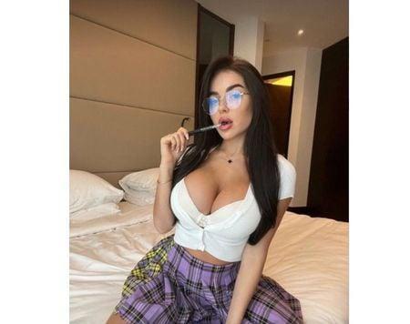  New In Your Town Available Whatsapp me +447709730687