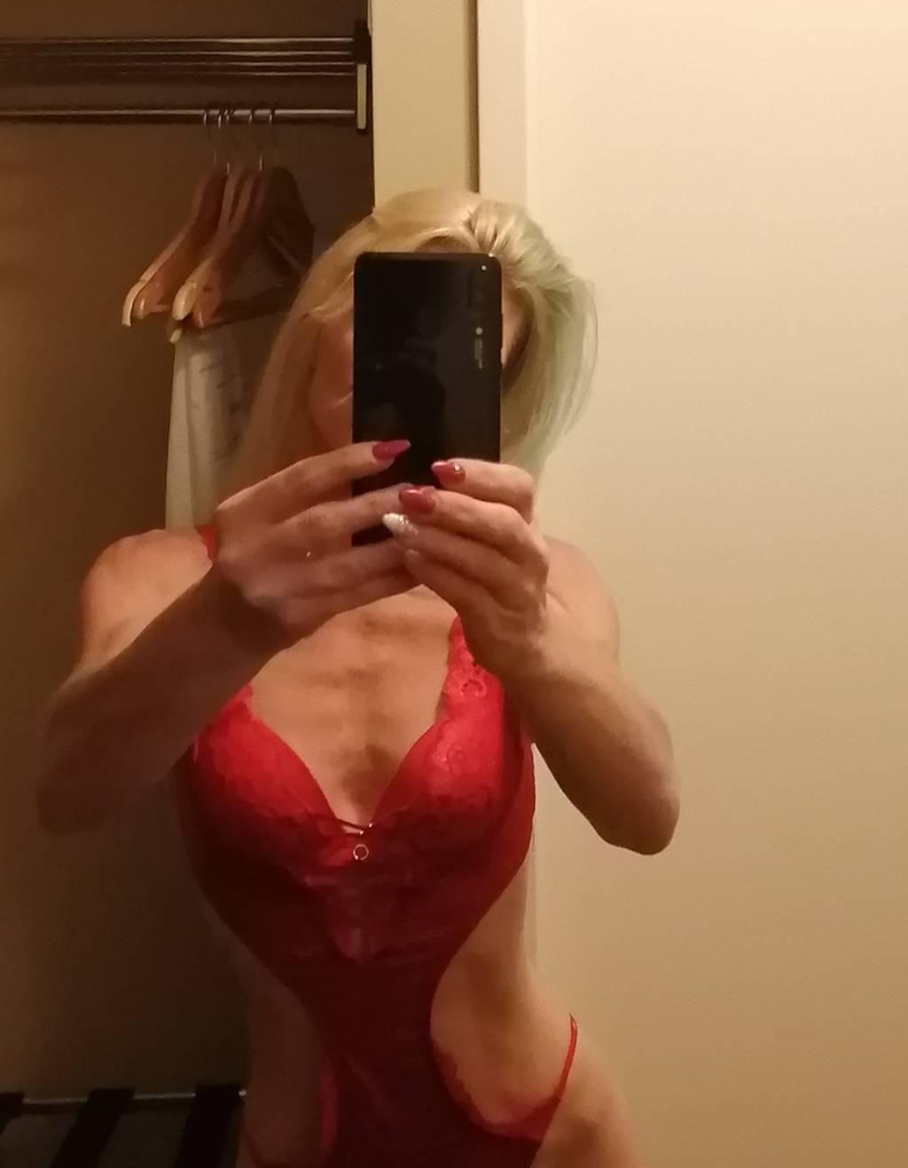 I'M NAUGHTY AF I LOVE DEEP SK & FK TASTY SQUIRT