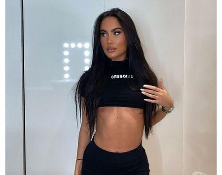  Megan ♥️ Your dream 5'2" Brunette & British ♥️