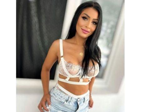 Hi, I'm Carla, new in town, incall, outcall Hi, I'm Carla, new in town, incall, outcall