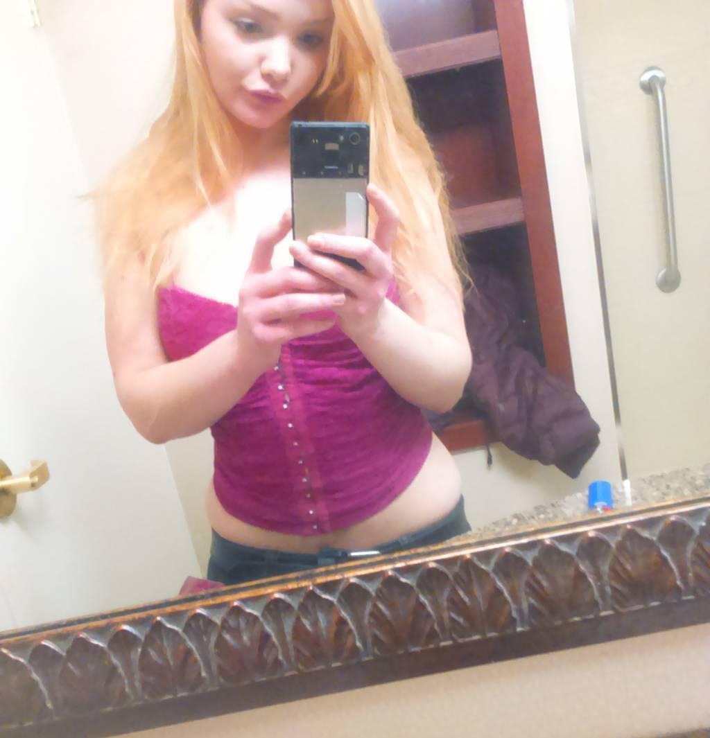 Sexy LUSCIOUS ALEXIS ready for some hot kinky fun ;)