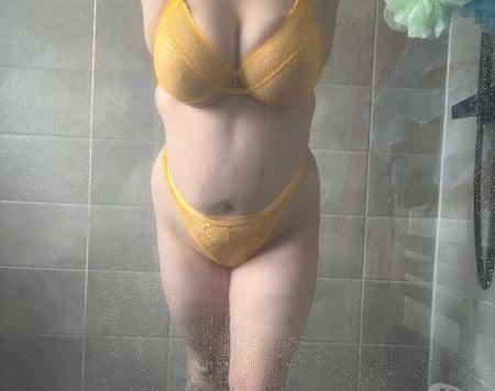  ENGLISH WOMAN AVAILABLE RIGHT now