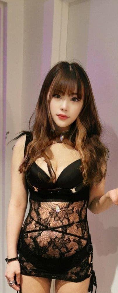 JAPANESE HOT student girl sexy pretty in Melbourne CBD