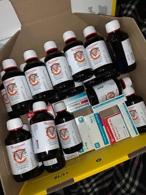 HOOKUP SEX & SELL DRUG WEED