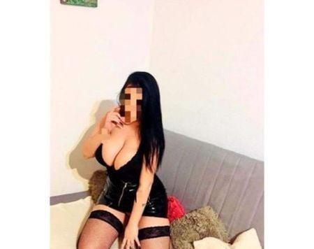  Party girl ? New in town ?