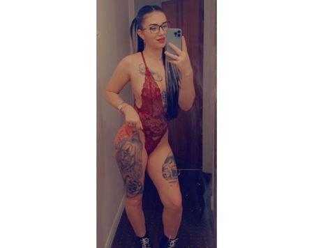 New Girl Betty❤️real pics%curvy&sexy body?party