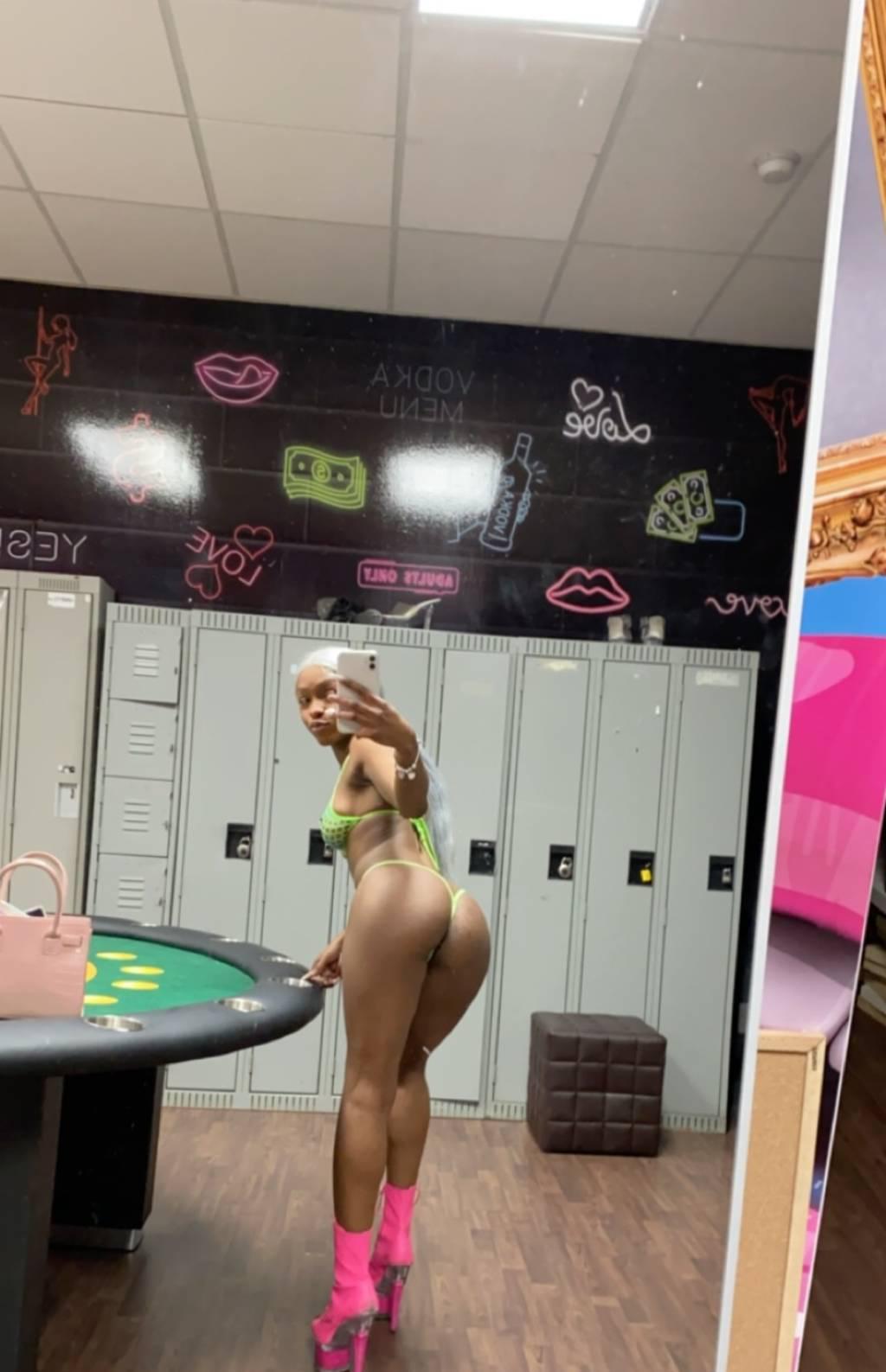 Sexy Kelsey