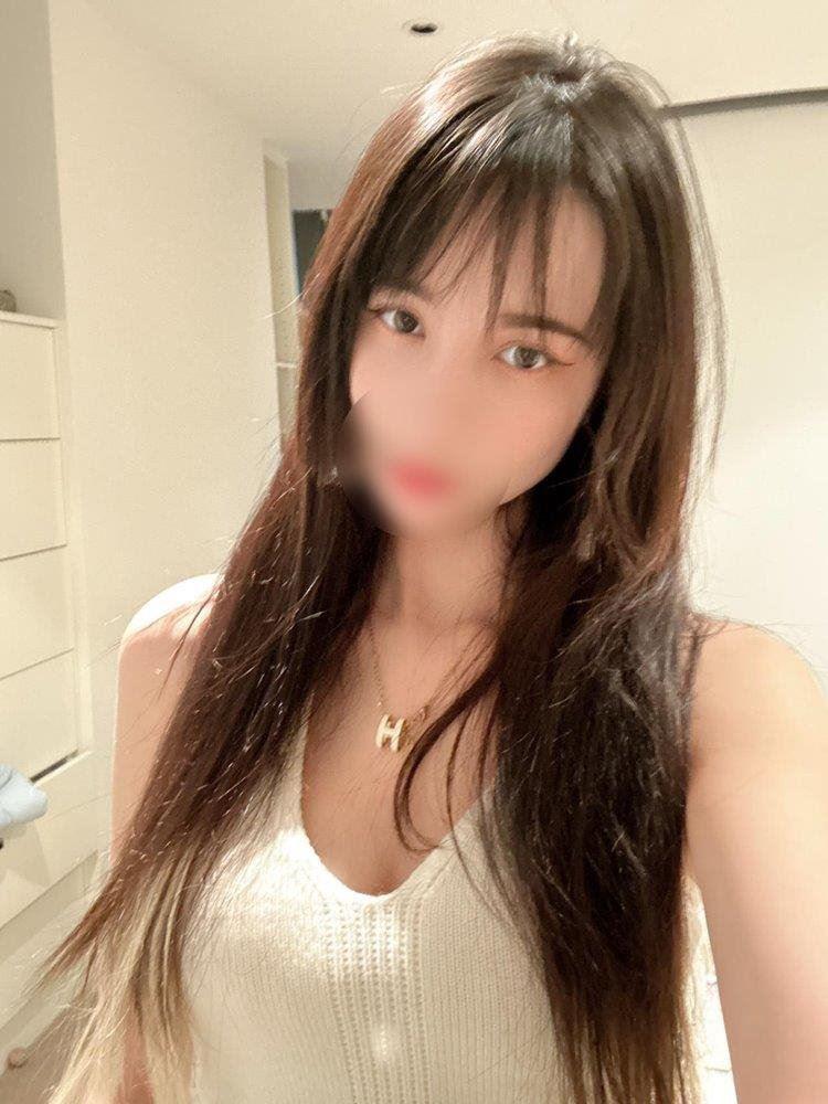Asian student part time looking for sugar daddy