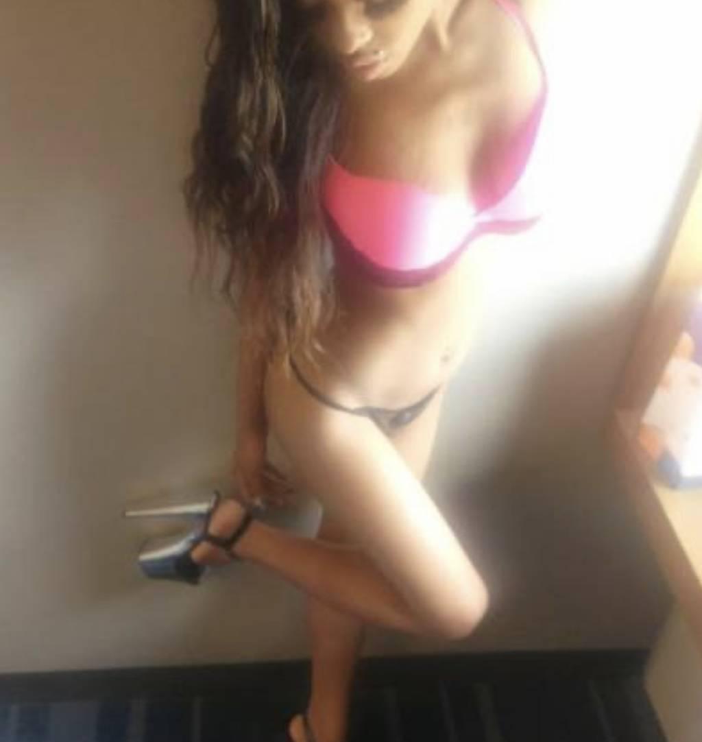 XXXsquirtingfre33k who love 2 let u eat @Burlington!