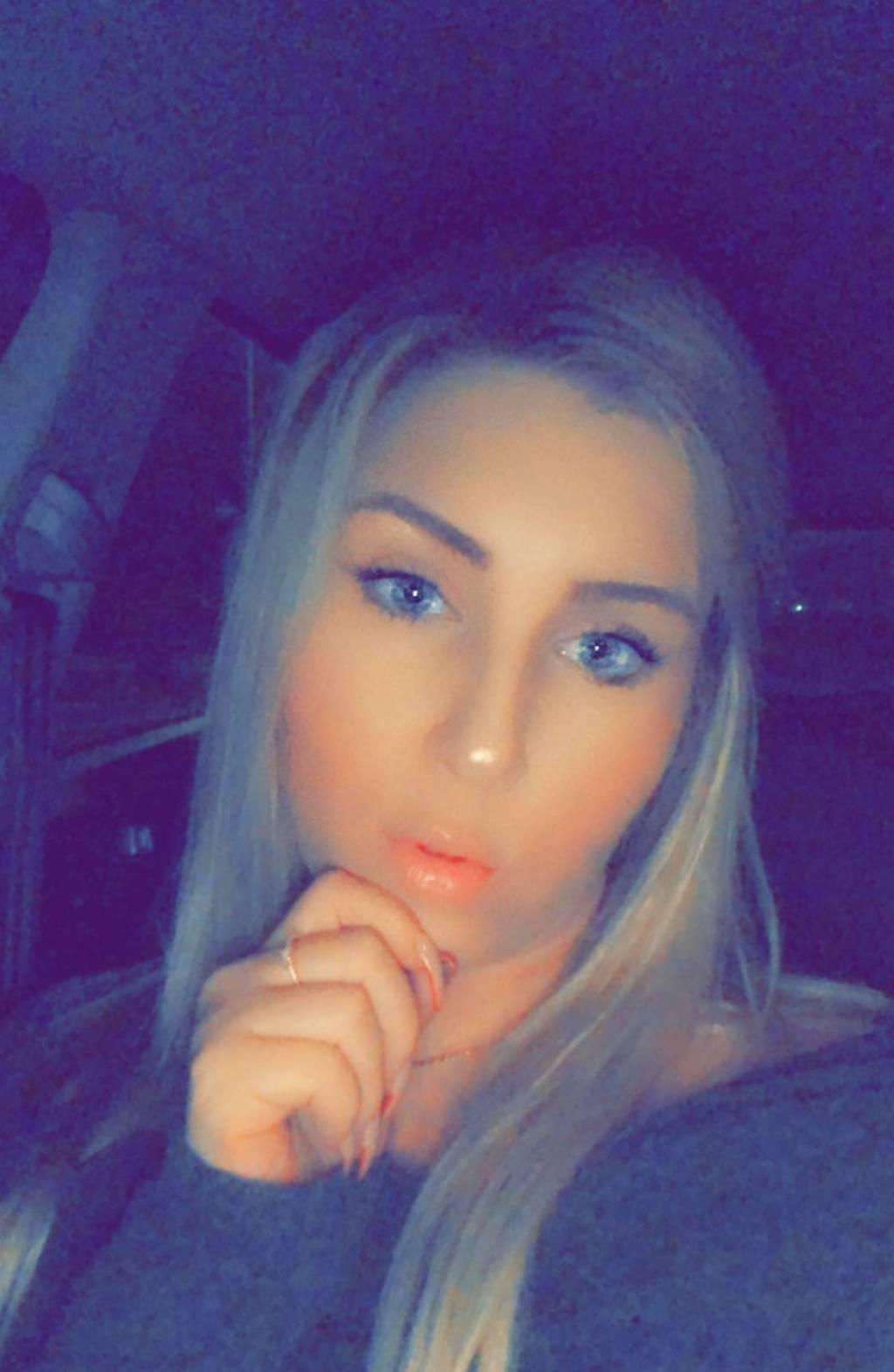 just visiting, evaa .. dream girl, sweet and seductive
