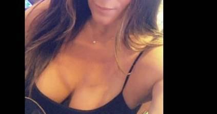 Sexciii Brunette WET XXX F.U.N