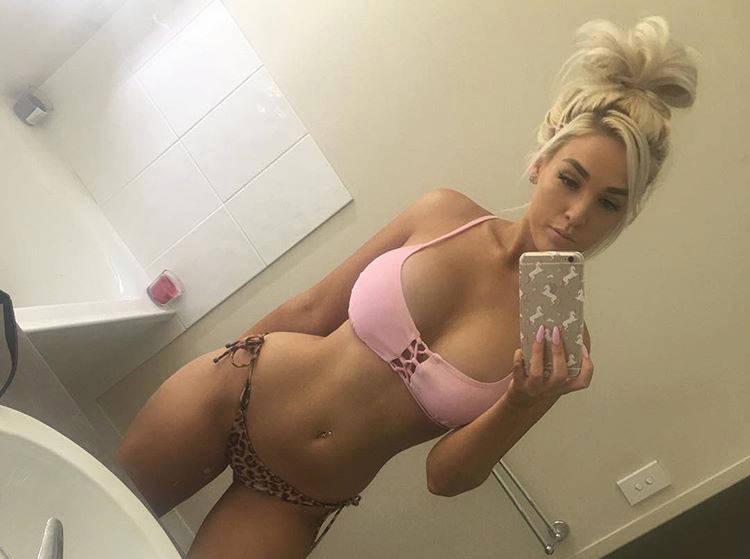 New Baddie in town ~ hourglass figure CaMbRiDge