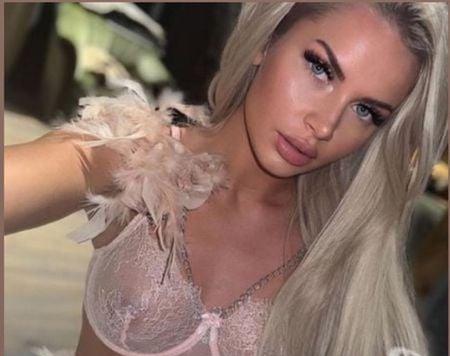  Sweet barbie doll ? Hot babes? Amazing body❗️