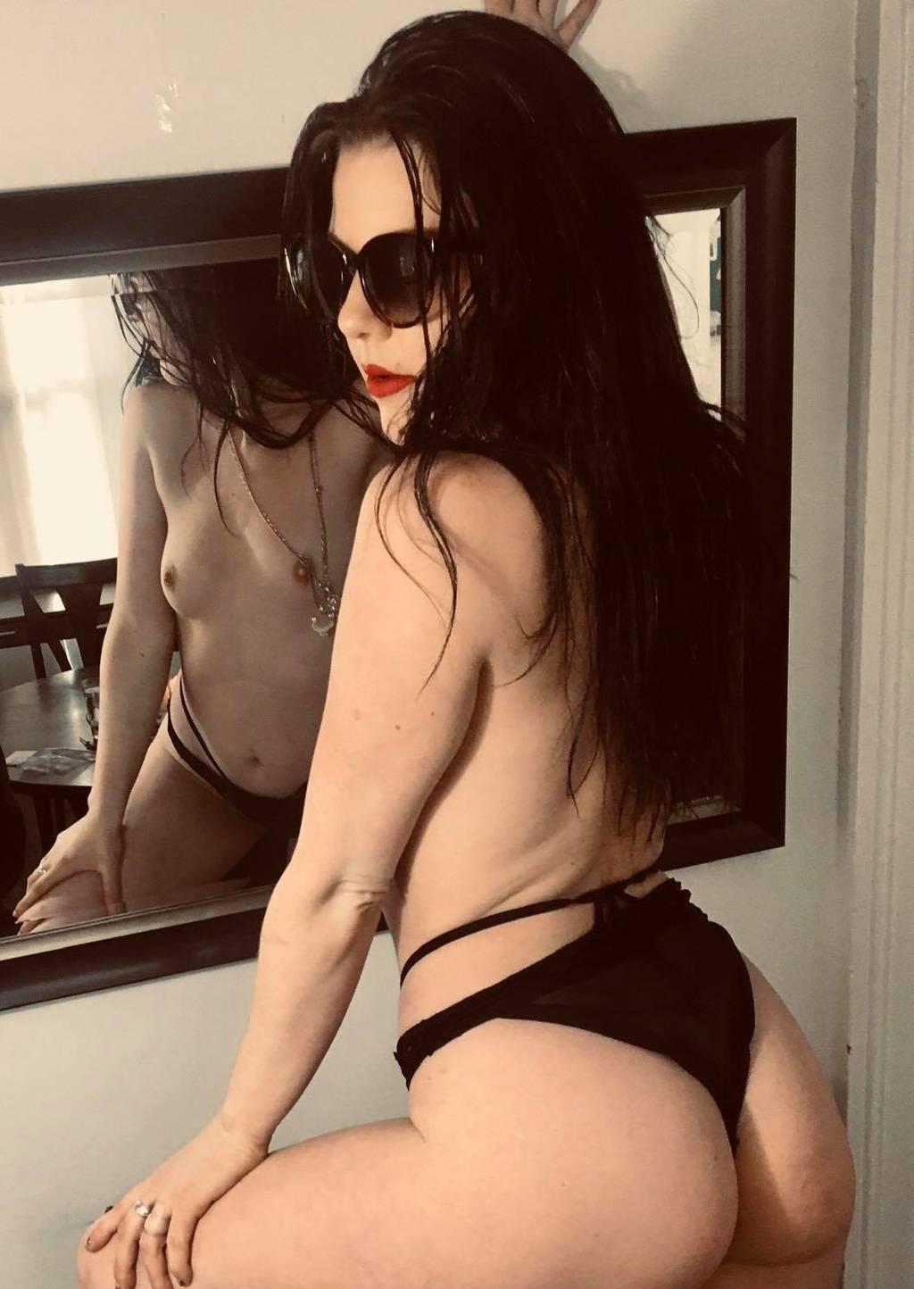 BLOW QUEEN xxx party, kinky, tight wet ****LIPSS