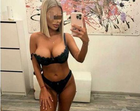  Candy hot Latina