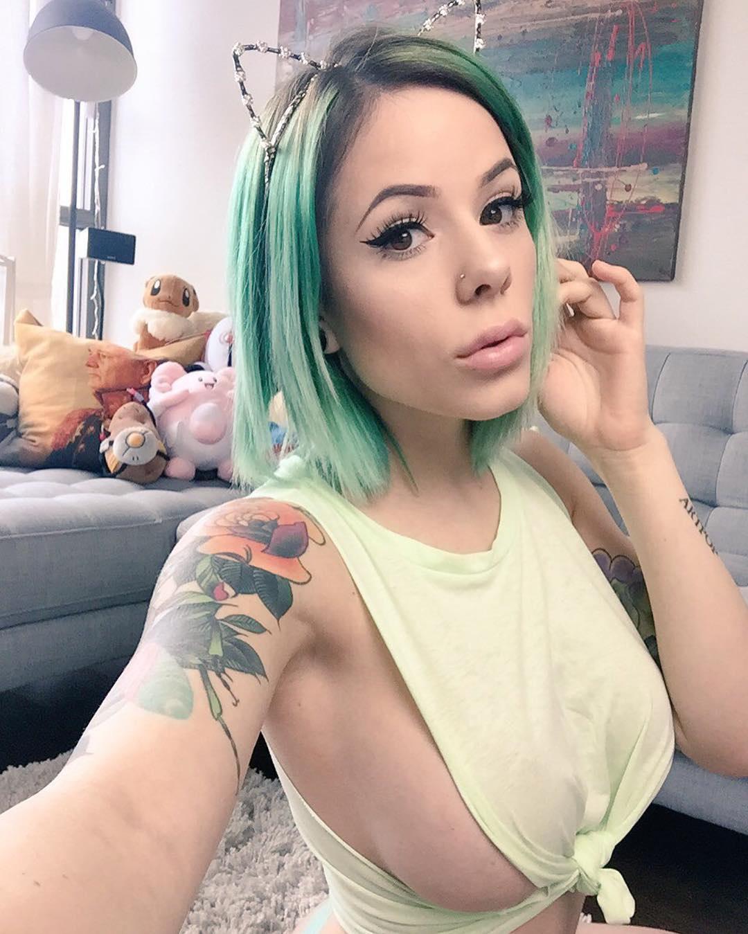 I’m available for hookups , I do anal , oral , blow jobs and I will let you fuck